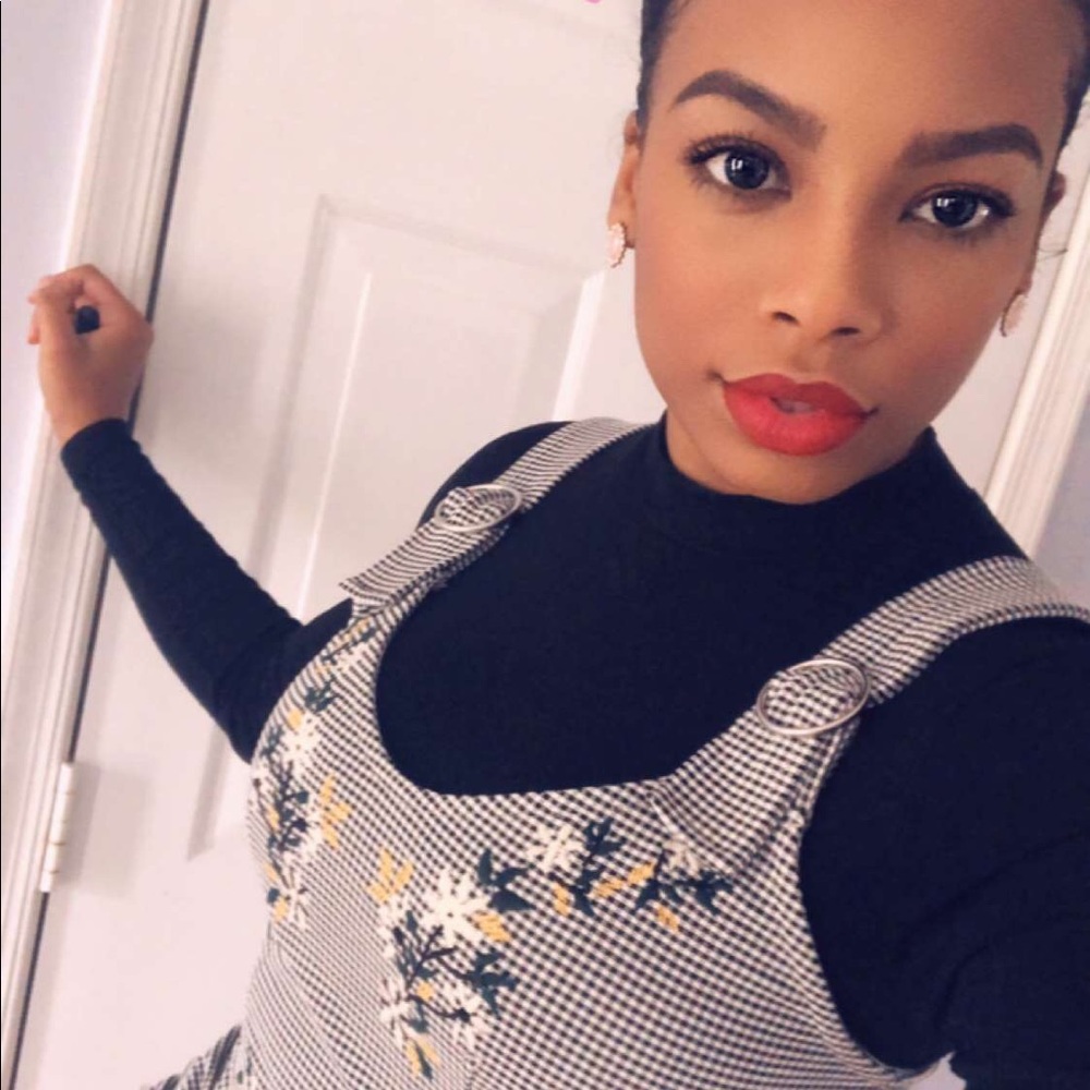 Meet your Premium Posher, Ashley Slade